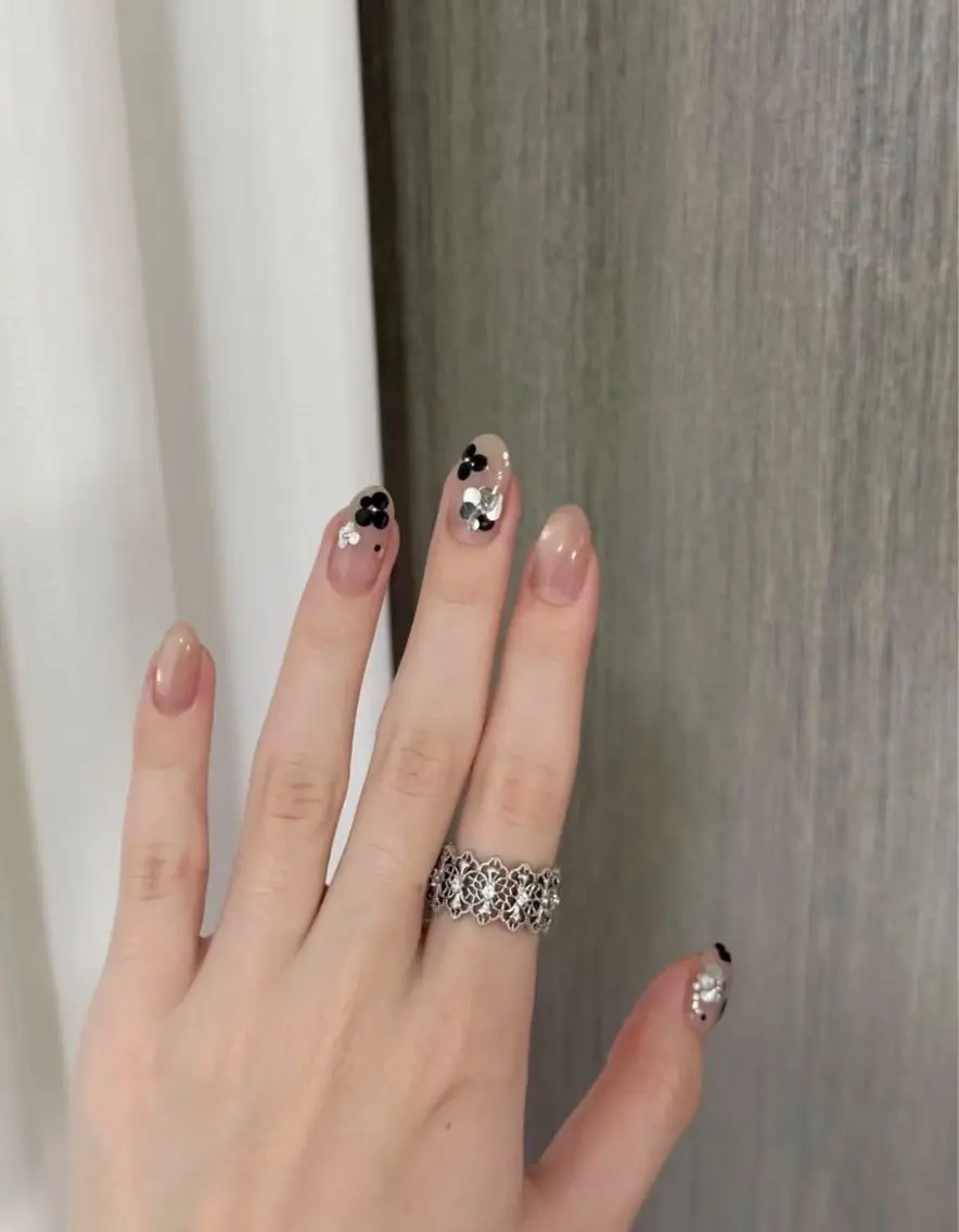 ネイル アートネイル フレンチネイル ジェルネイル 韓国ネイル 持ち込み ハンドネイル ANA.CHUO 本川越店舗のネイルデザイン