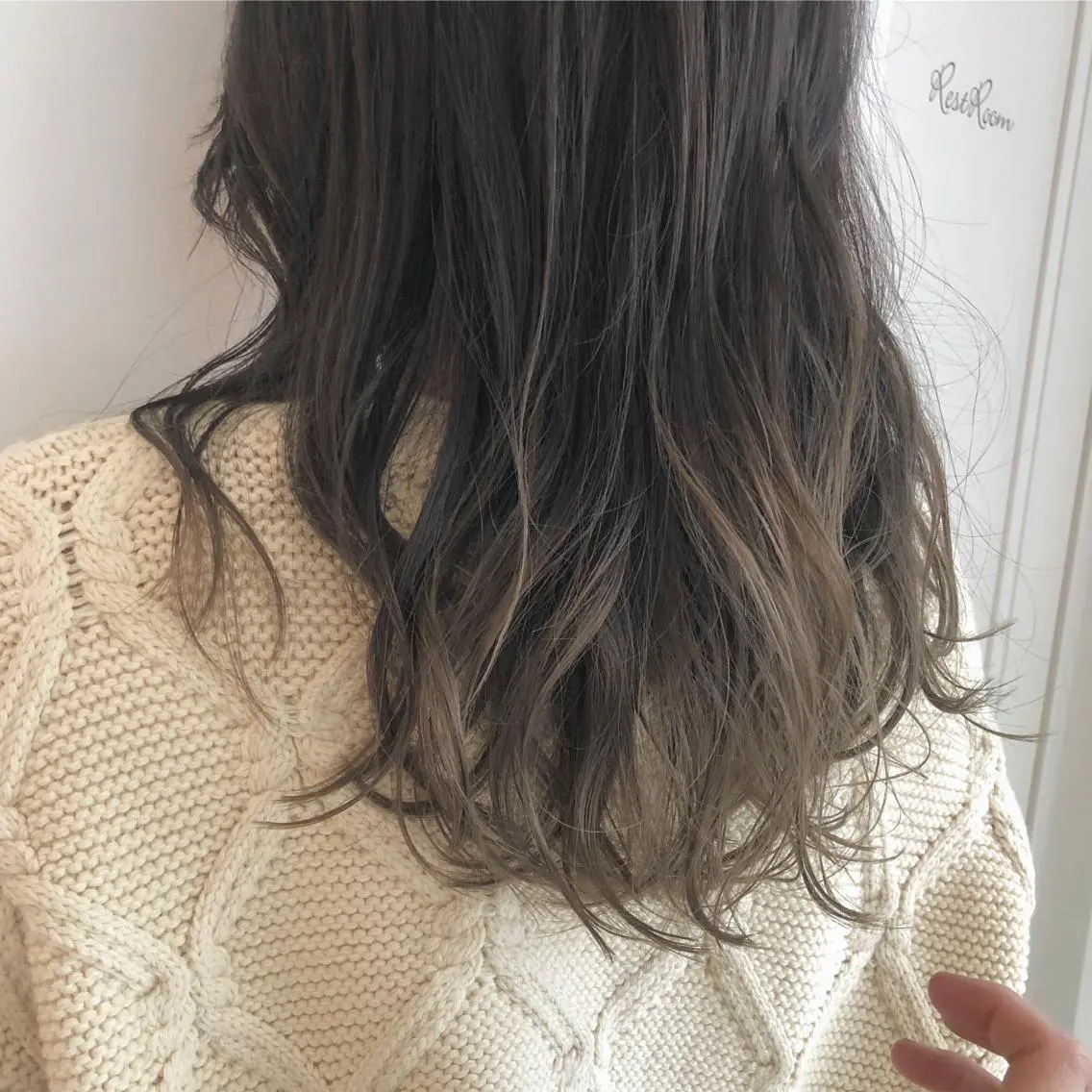 セミロング カラー グラデーションカラー ヤマモト マイのヘアスタイル