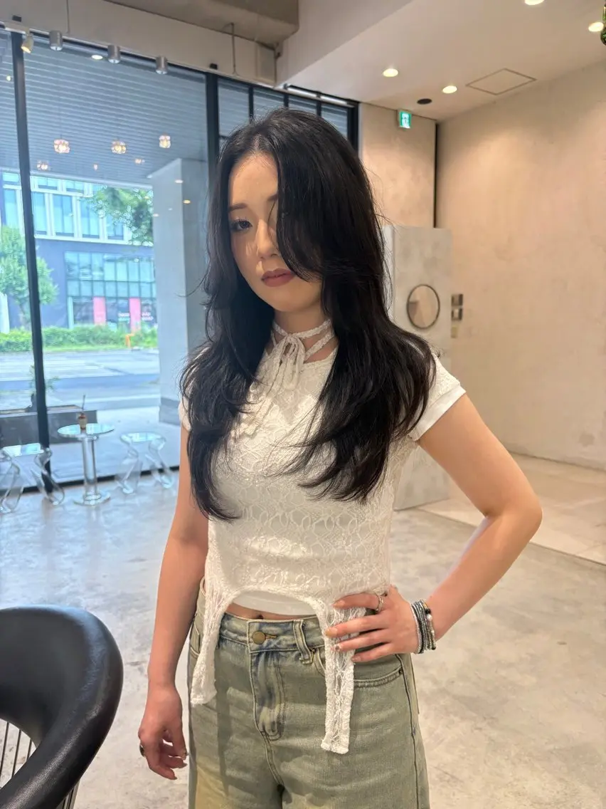ロング 落ちる黒/ 黒染め剥がしYUYAのヘアスタイル