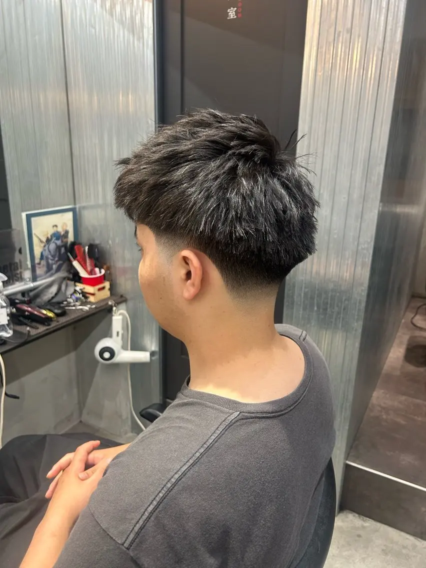 ショート メンズ フェードカット スパイキーショート ショートヘア カット ヘアセット 明大前/フェード /海外パーマ/岳のヘアスタイル