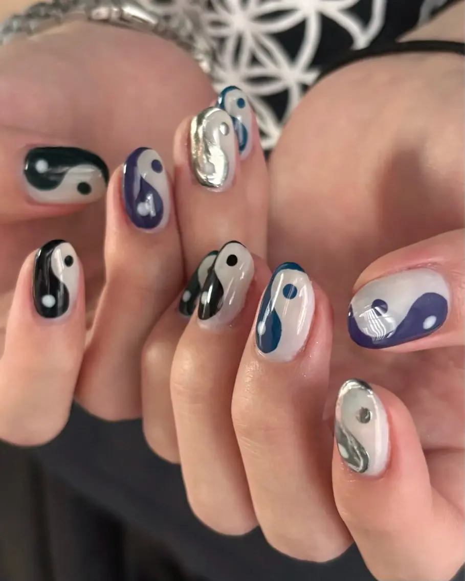 ネイル ハンドネイル 🪐富島彩夏 /海外nail🪐のネイルデザイン