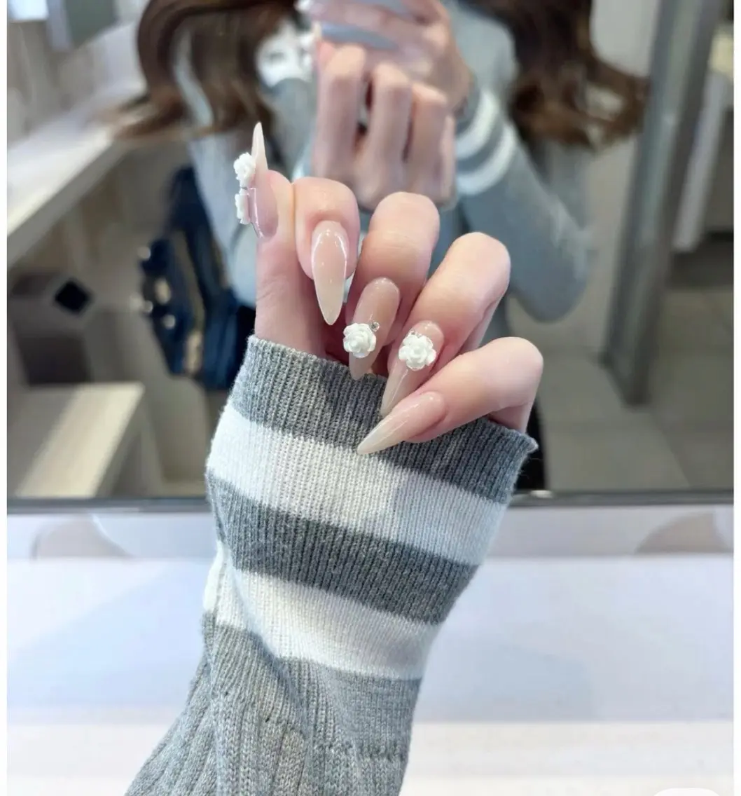 ネイル フレンチネイル キラキラネイル 韓国ネイル シンプルネイル ワンホンネイル ハンドネイル MEI Nailのネイルデザイン
