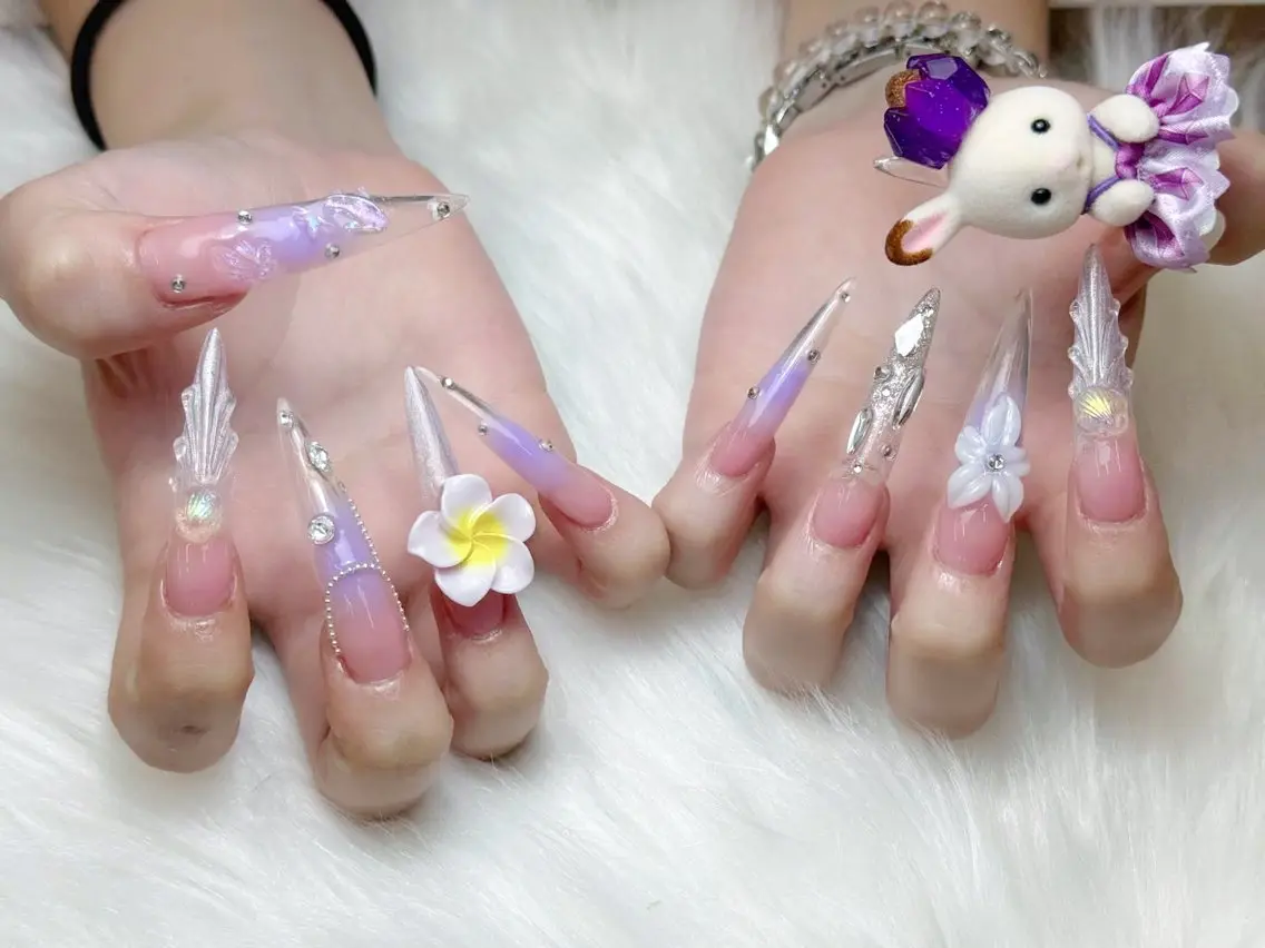 ロング ハンドネイル トゥー フエンのネイルデザイン