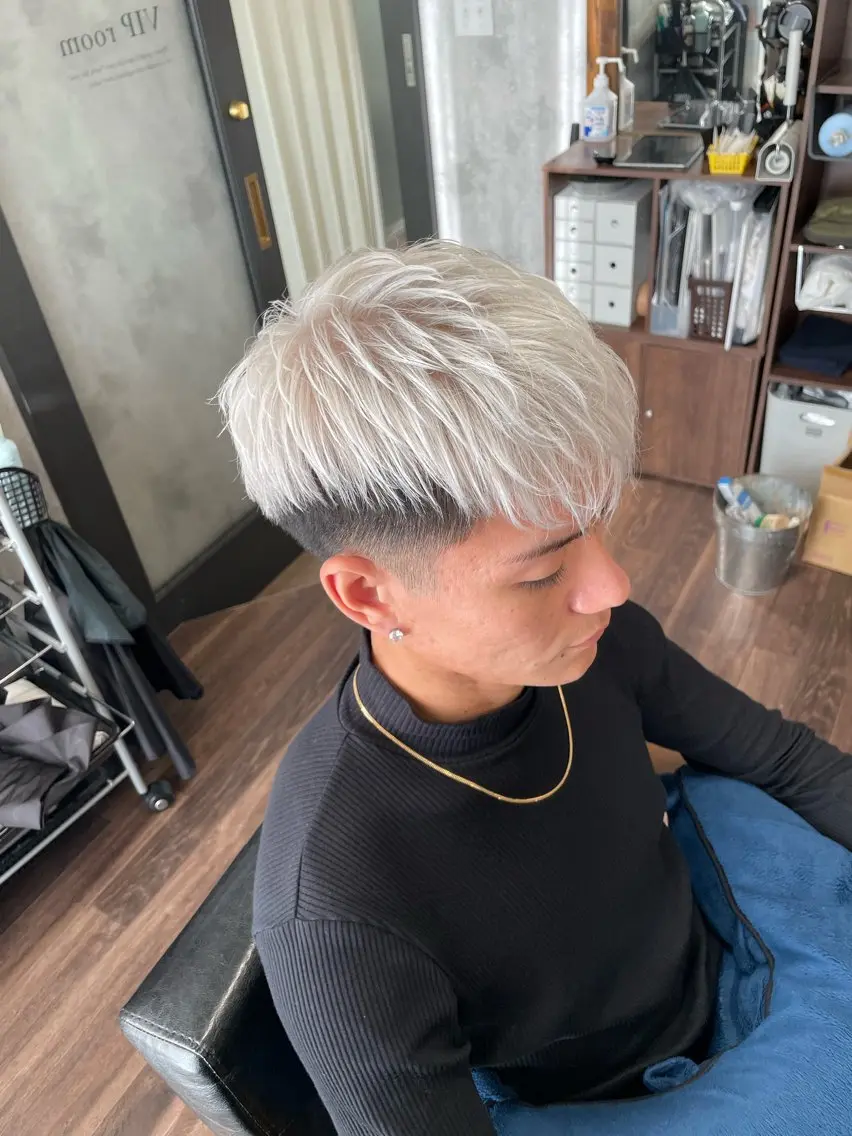 カラー メンズ ヘアカラー トリートメント Lull1人美容室 バレイヤージュのヘアスタイル