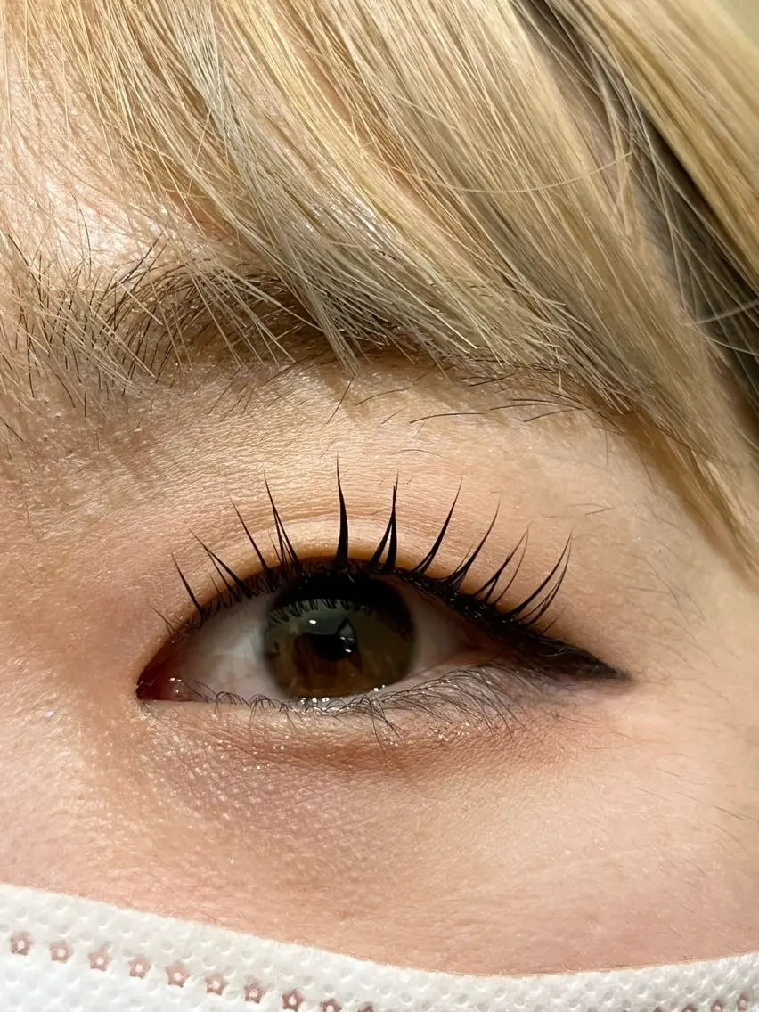 マツエク・マツパ マツパ 三澤 朱里の眉毛・アイブロウイメージ