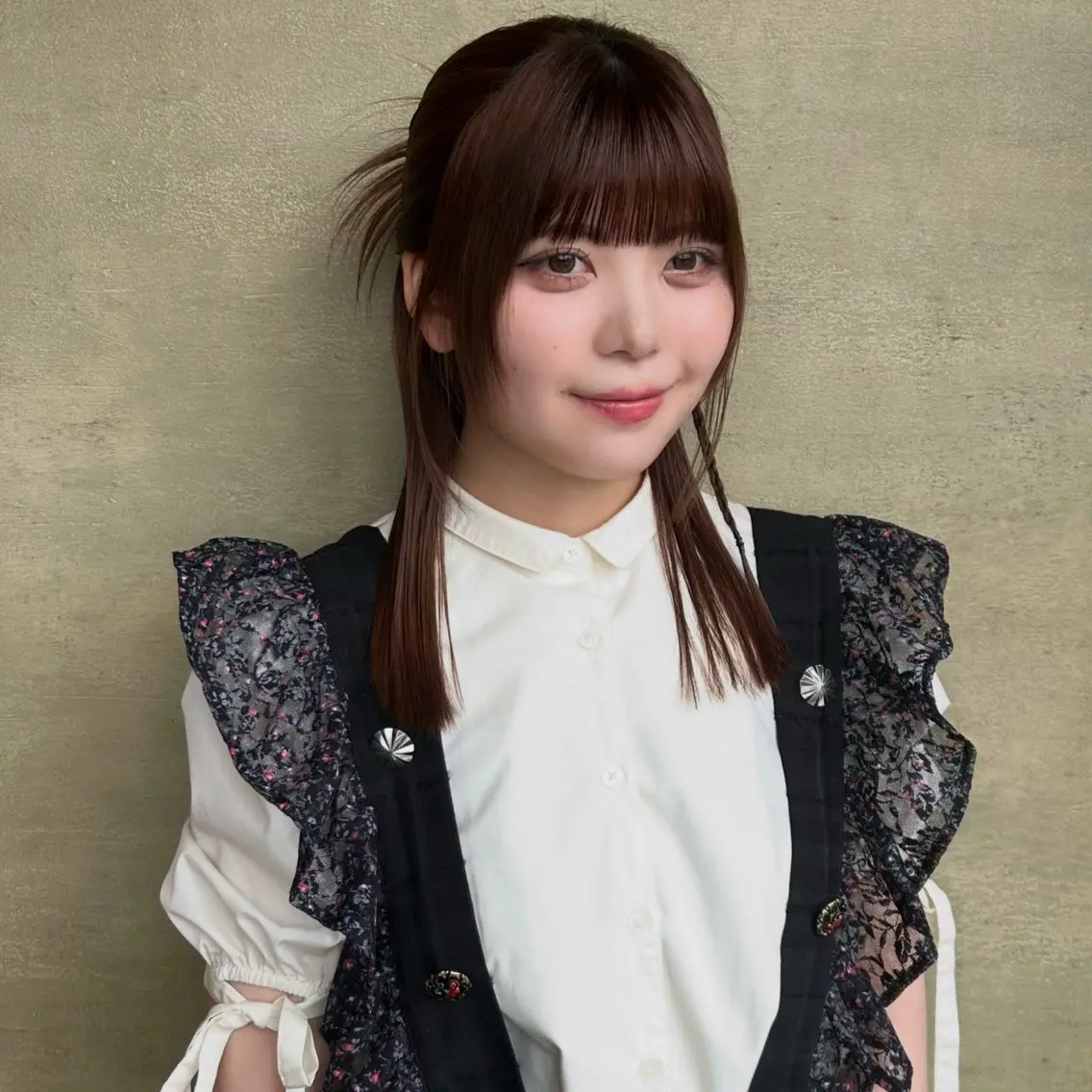 セミロング ヘアアレンジ ハーフアップ ヘアセット ニュアンスヘア🪡 nenekaのヘアスタイル