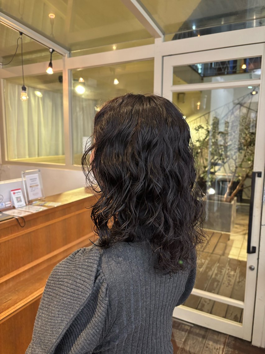 ロング パーマ くいた あやなのヘアスタイル