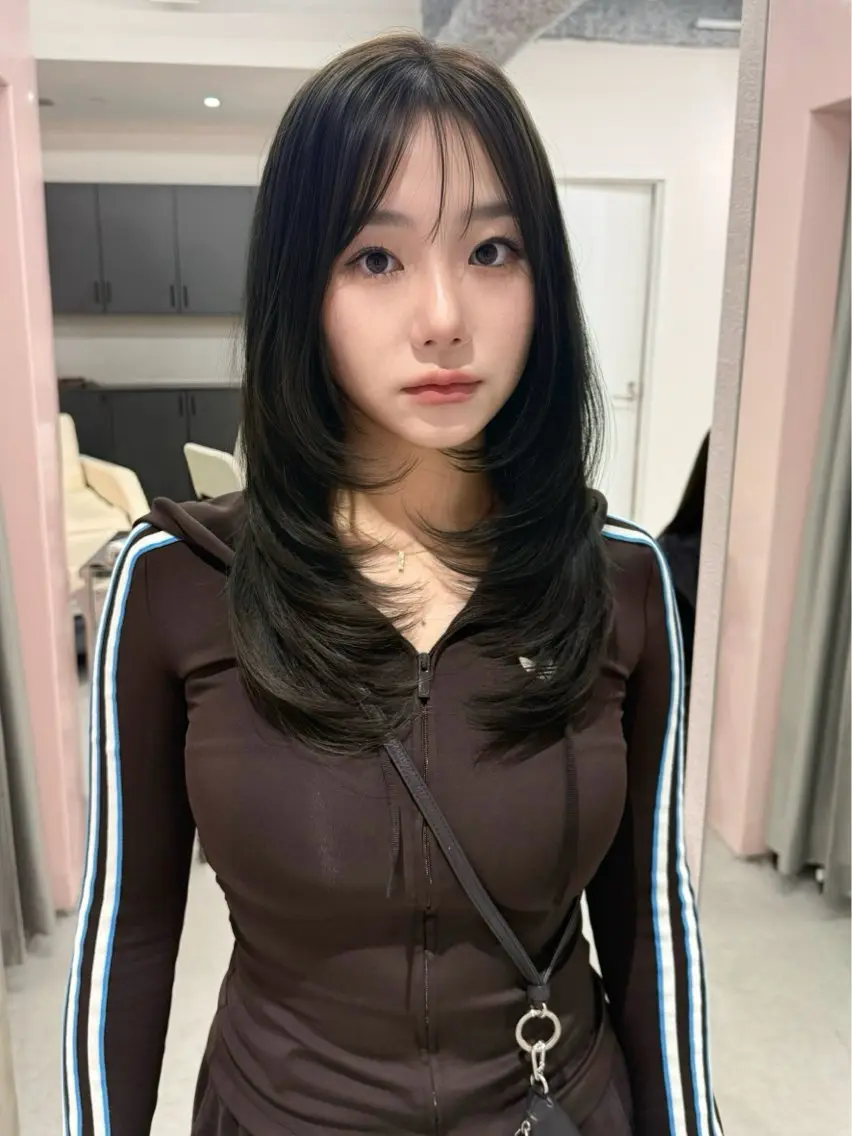 セミロング カラー カット ヘアカラー 縮毛矯正 トリートメント 髪質改善/縮毛矯正/ ブリーチなしカラーのヘアスタイル