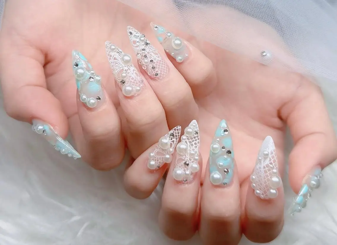 ネイル オーロラネイル フレンチネイル ジェルネイル ハロウィン キラキラネイル ハンドネイル Hbaby nailのネイルデザイン