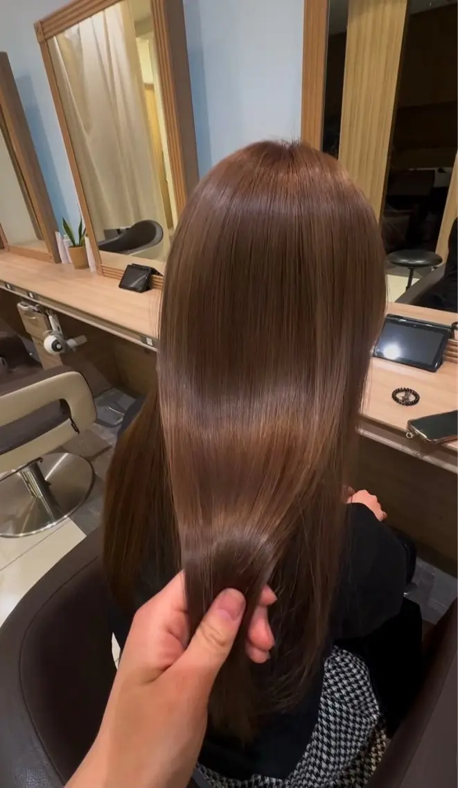 ロング カラー ブリーチ トリートメント カット ヘアカラー 勝見 美春のヘアスタイル