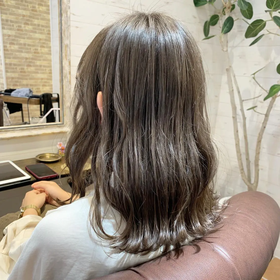 ミディアム カラー グレージュ オリーブグレージュ オリーブグレー ✨艶髪✨透明感✨ 山内大樹のヘアスタイル