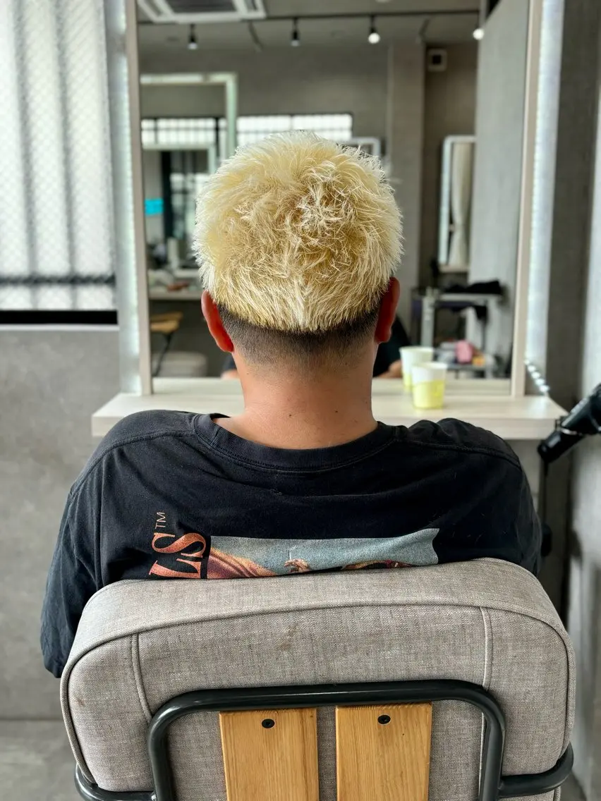 ショート カラー メンズ センターパート メンズハイトーン マッシュウルフ マッシュ メンズパーマ カット ヘアカラー トリートメント 長谷川 湧のヘアスタイル