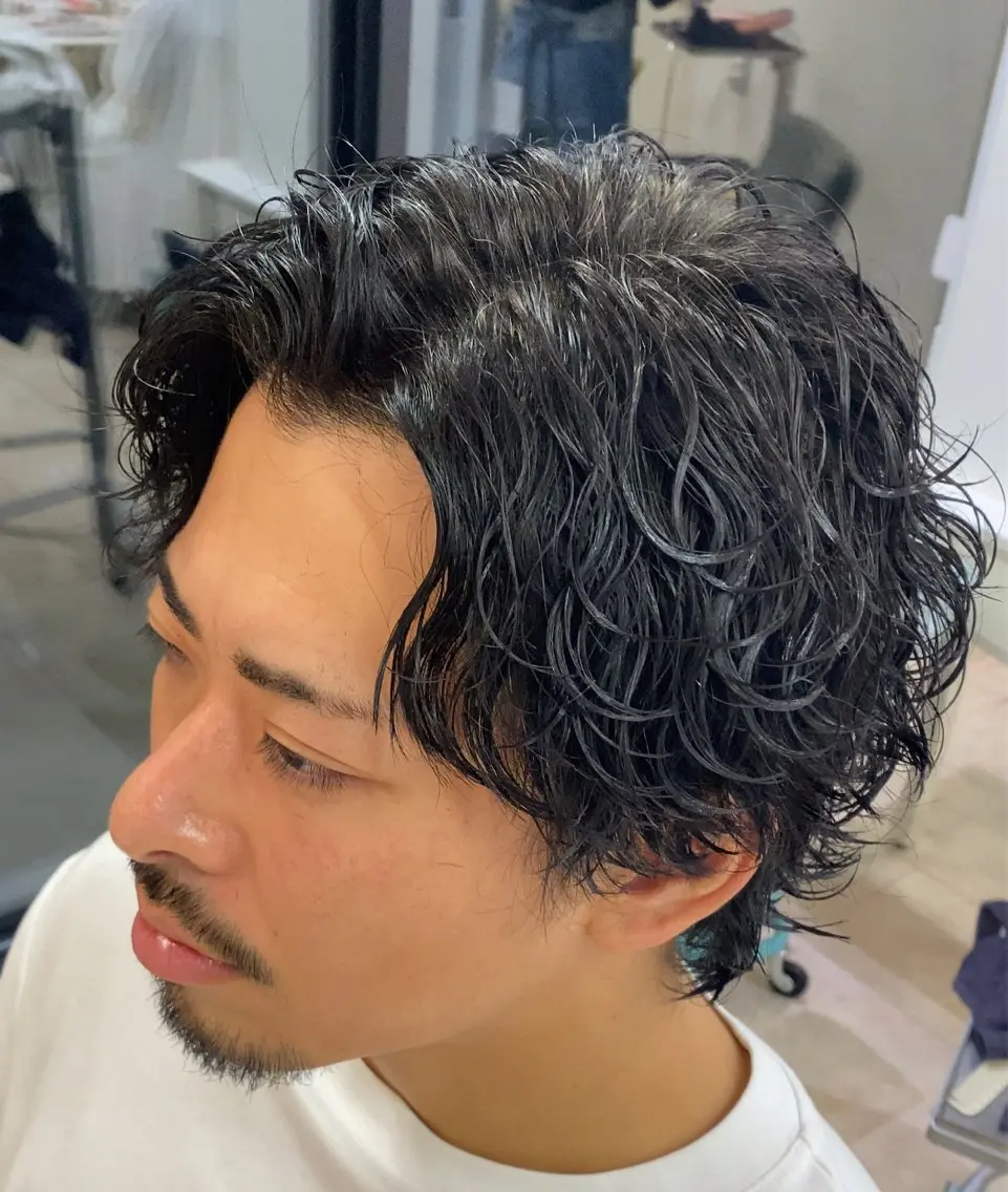 ミディアム パーマ メンズ カット パーマ 似合わせパーマ 渡辺尚暉のヘアスタイル