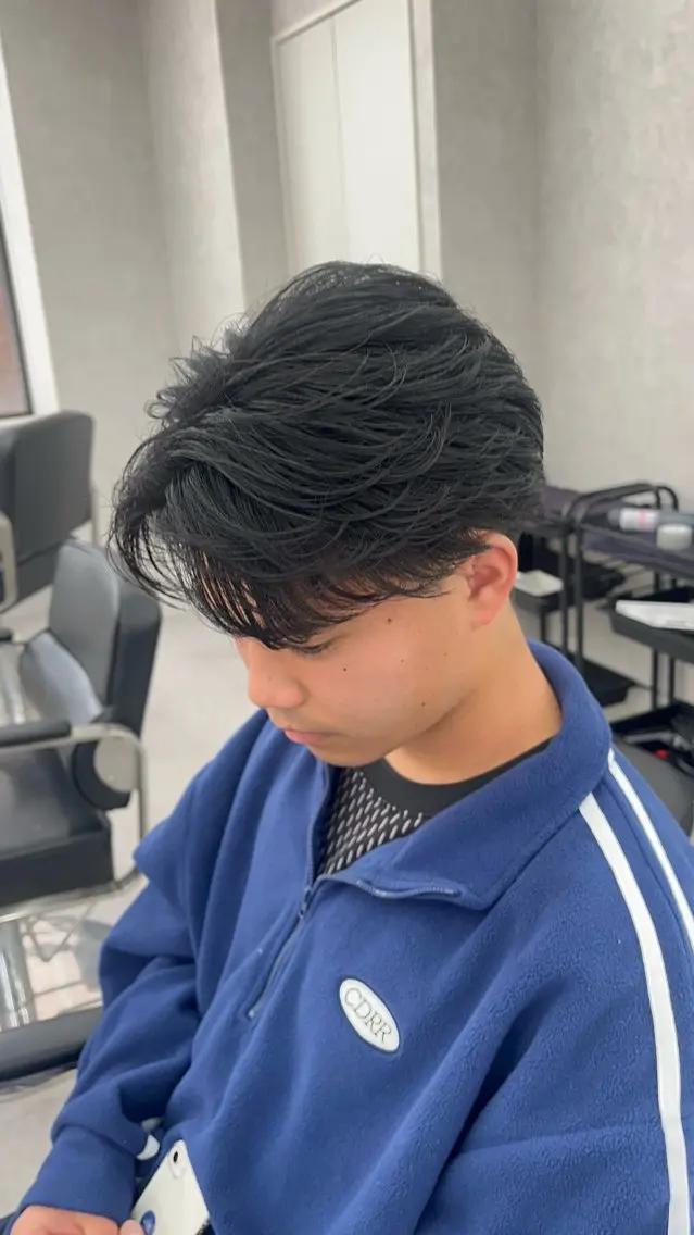 ショート パーマ ヘアアレンジ メンズ フェザーパーマ メンズパーマ 齊藤 大地のヘアスタイル