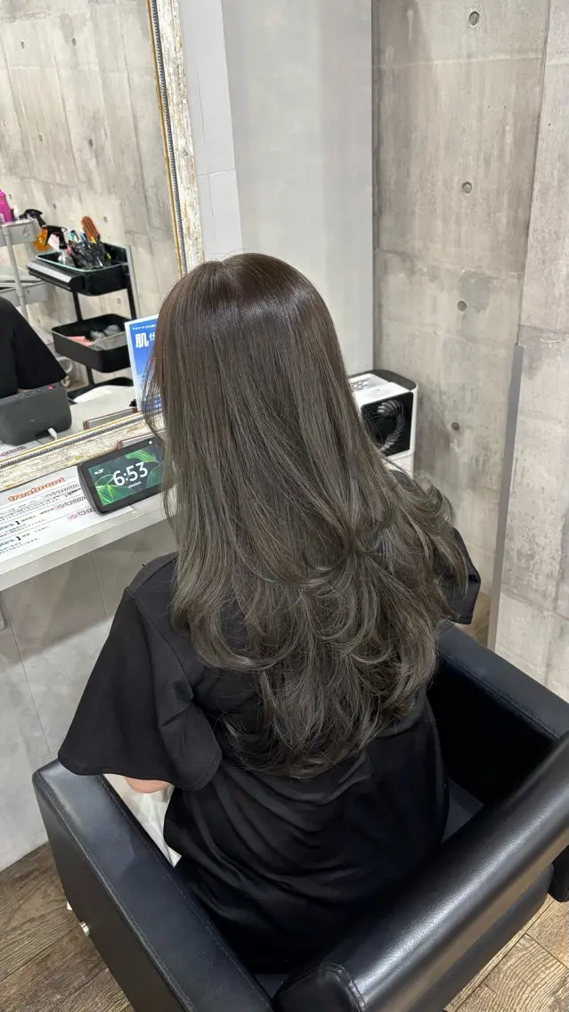 ロング カラー アッシュ レイヤーカット カット ヘアカラー トリートメント Sunny side 大名 RIOのヘアスタイル