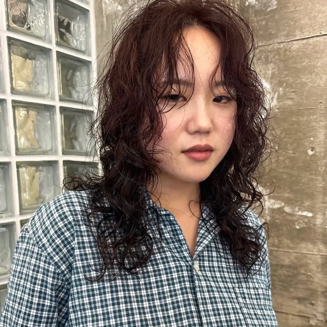 ミディアム カラー パーマ ヘアアレンジ メンズ キッズ カット パーマ トリートメント デザインパーマ レイヤーカット 郁美のヘアスタイル