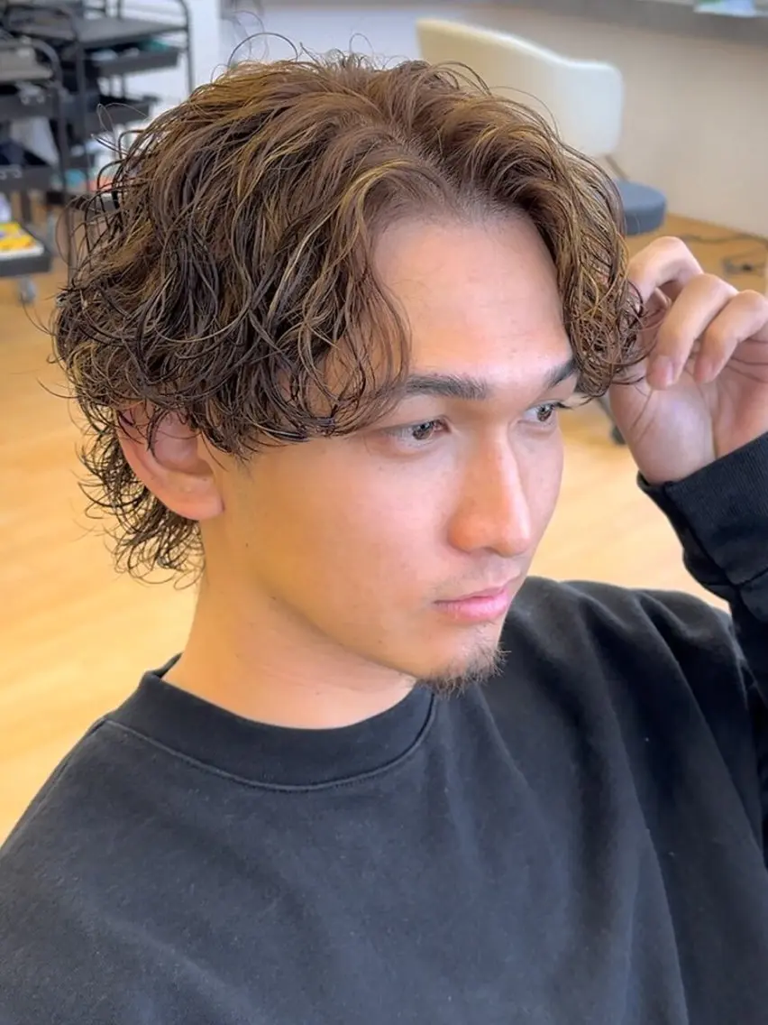 カラー ブラウンカラー ハイライトカラー 高木 陸斗のヘアスタイル