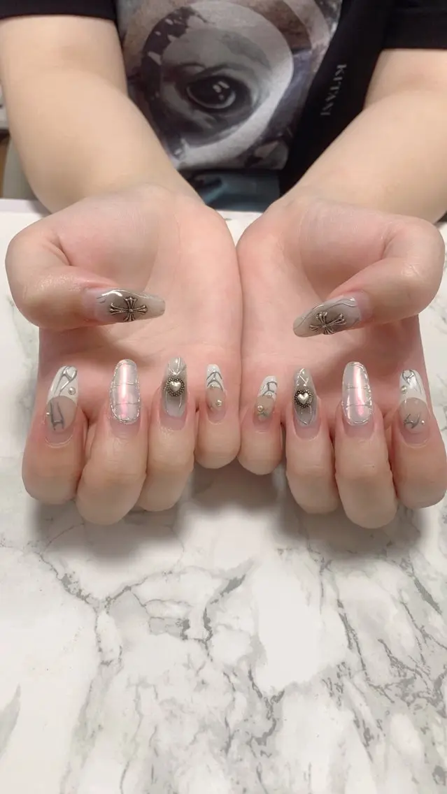 ネイル はな💎ネイル ワンホン、長さ出しのネイルデザイン