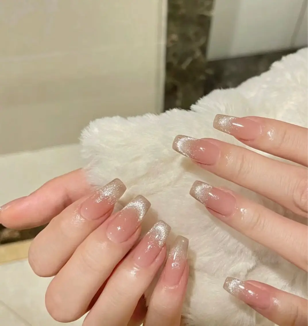 🎀【ハンド】マグネットフレンチネイル🌟ベース込み//パーツ2個プレゼント付きの写真