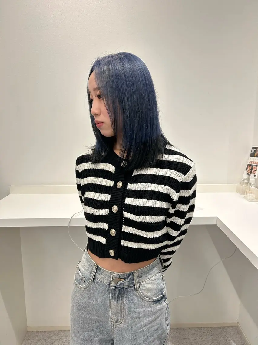 セミロング アダチ ヒナタのヘアスタイル