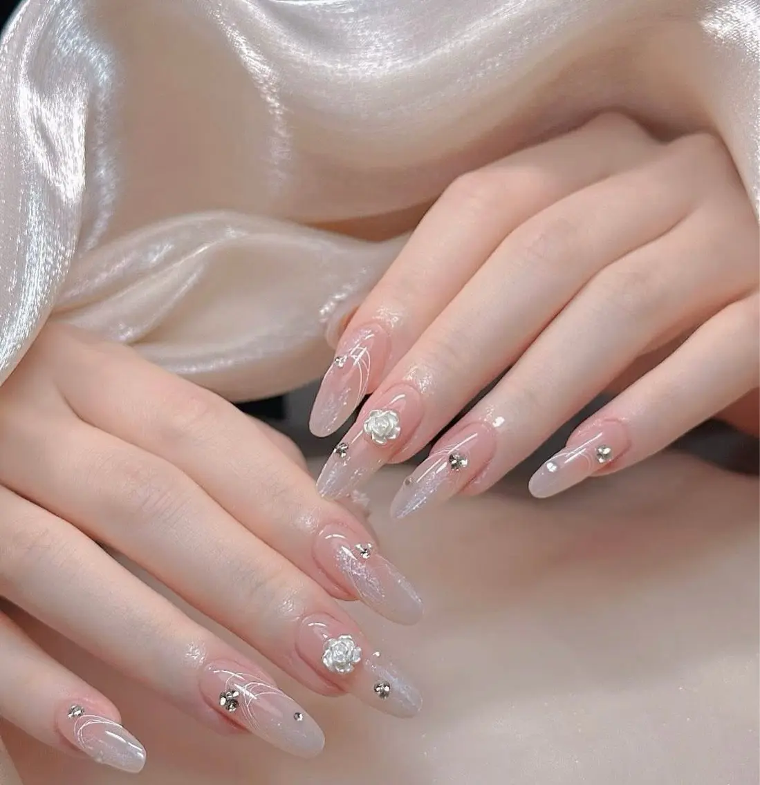 ネイル アートネイル チークネイル 氷ネイル・うるうるネイル 韓国ネイル マグネットネイル ハンドネイル NAILS168 新大久保店のネイルデザイン