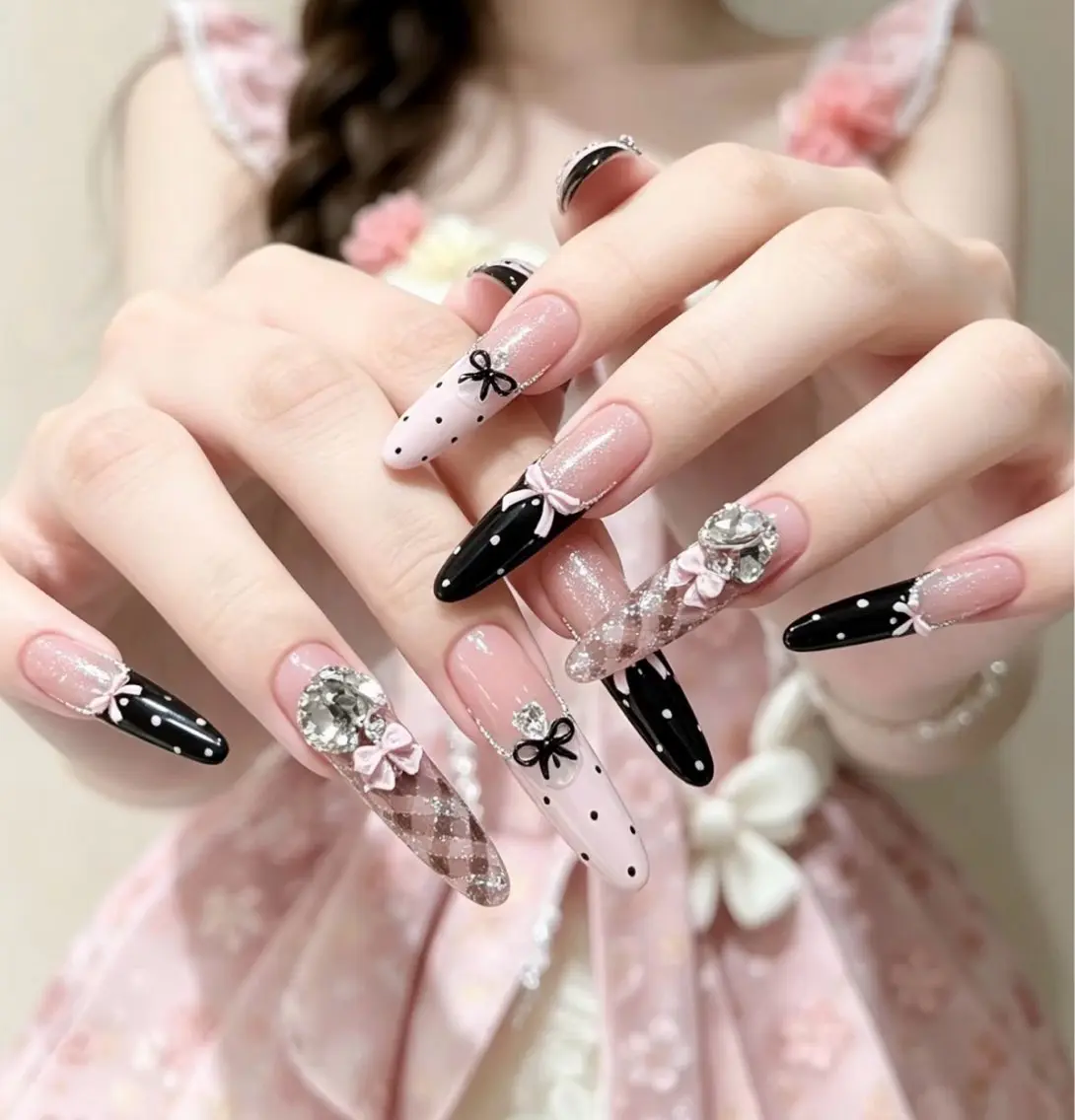 ネイル ボルドー ブラウン フットネイル フレンチネイル グラデーション ハンドネイル Lynn_ Nailのネイルデザイン