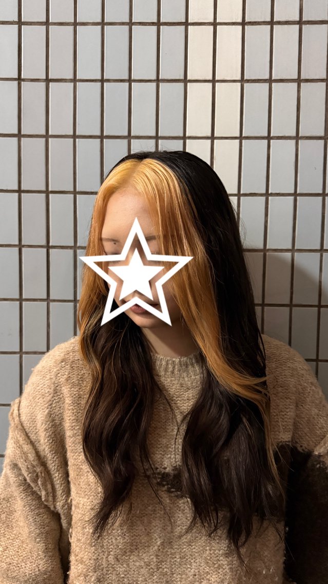 ロング カラー ブリーチ 抜きっぱなしブロンド デザインカラー ヘアカラー Decor🦄 minatozakiのヘアスタイル