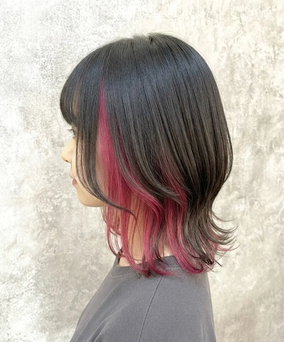 ミディアム カラー ミディアムレイヤー インナーカラー ピンクカラー レイヤーカット 外ハネヘア カット ヘアカラー トリートメント 【enil代表】 杉林和哉のヘアスタイル