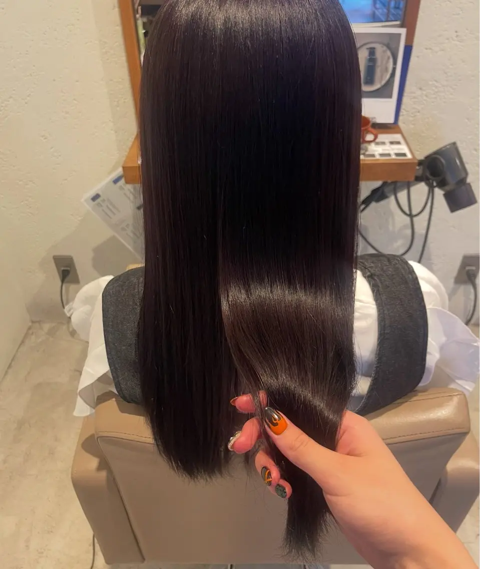 【 学生様必見🧑🎓✨】サラ艶ストレート + メンテナンス毛先カット💇🏻♀️の写真