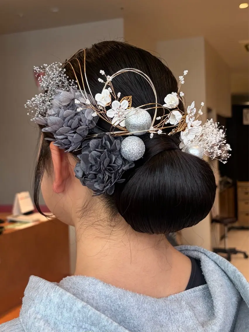 ヘアアレンジ ヘアセット ルナ｜縮毛矯正 ×デザインカラー🥝のヘアスタイル