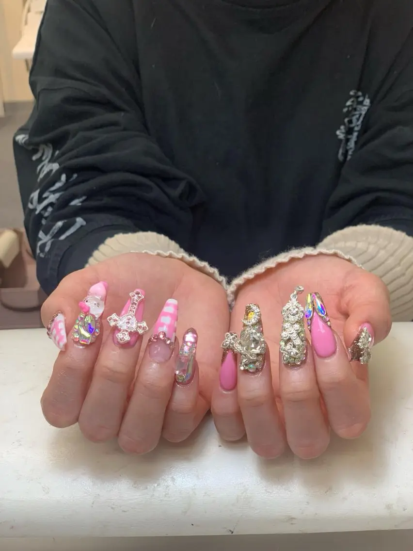 ネイル グラデーション キラキラネイル ワンカラーネイル 冬ネイル Jenn Nail Salonのネイルデザイン