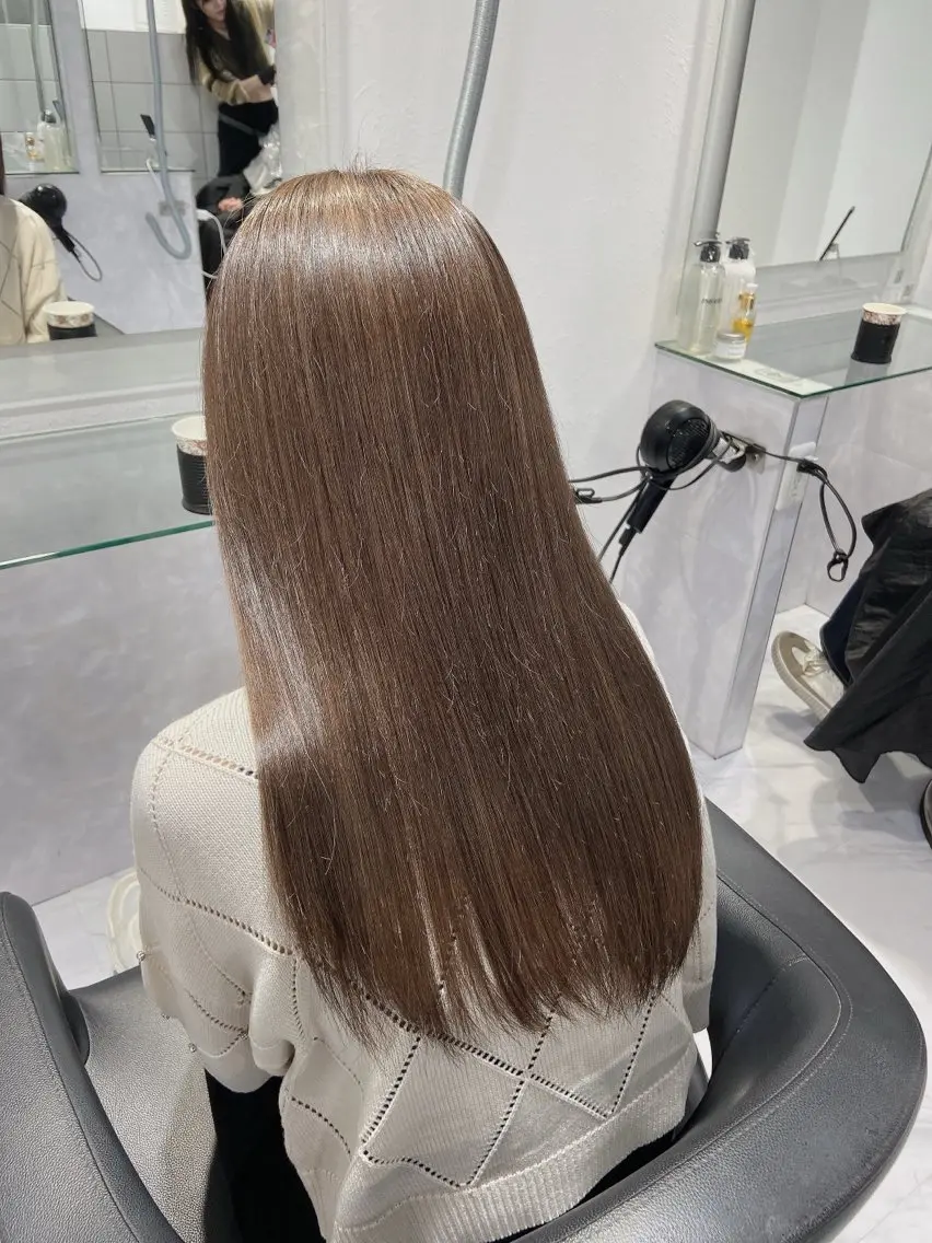 セミロング カラー センターパート特化 井上健太のヘアスタイル