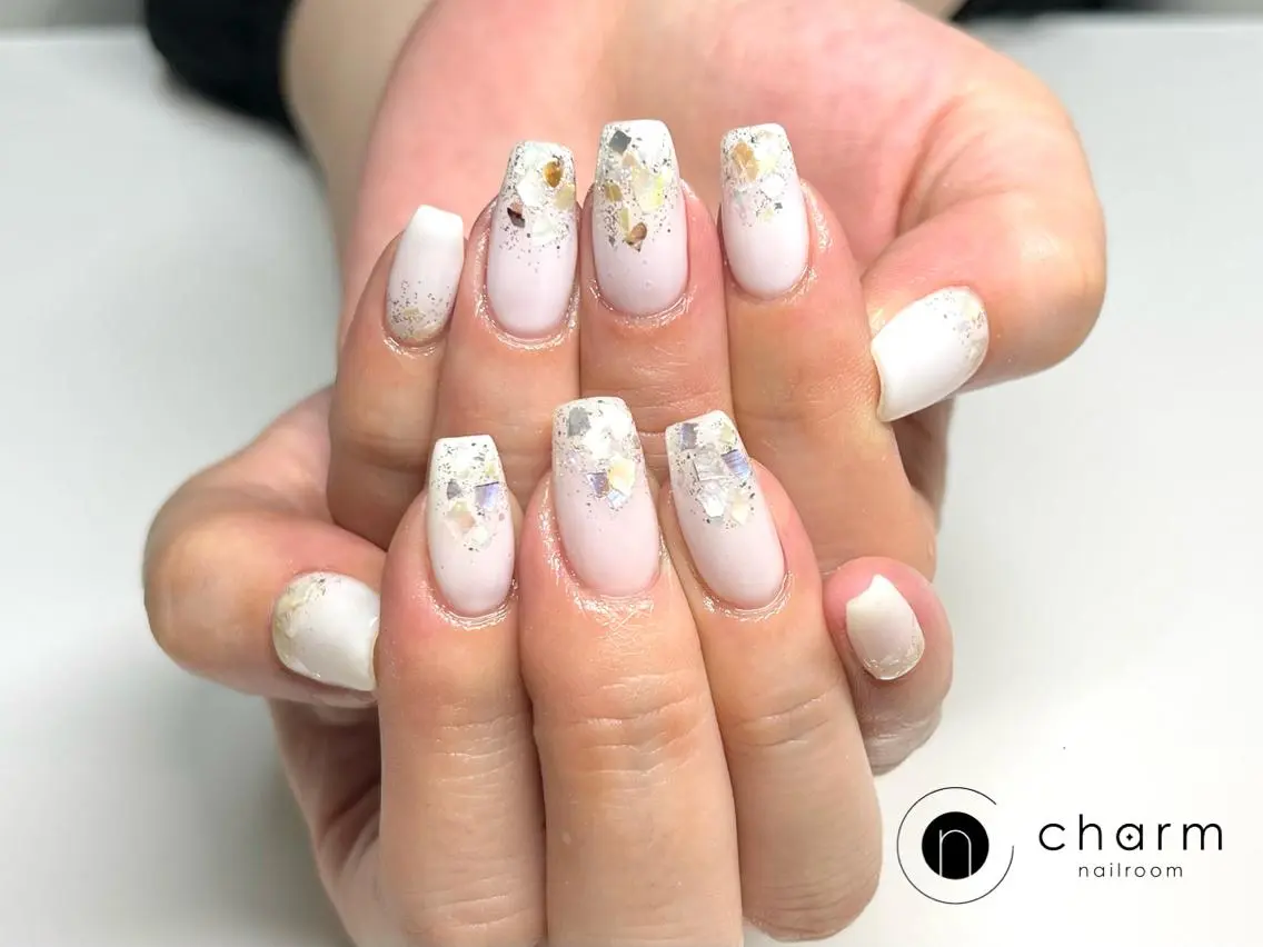 ネイル ハンドネイル ネイルルーム チャームのネイルデザイン