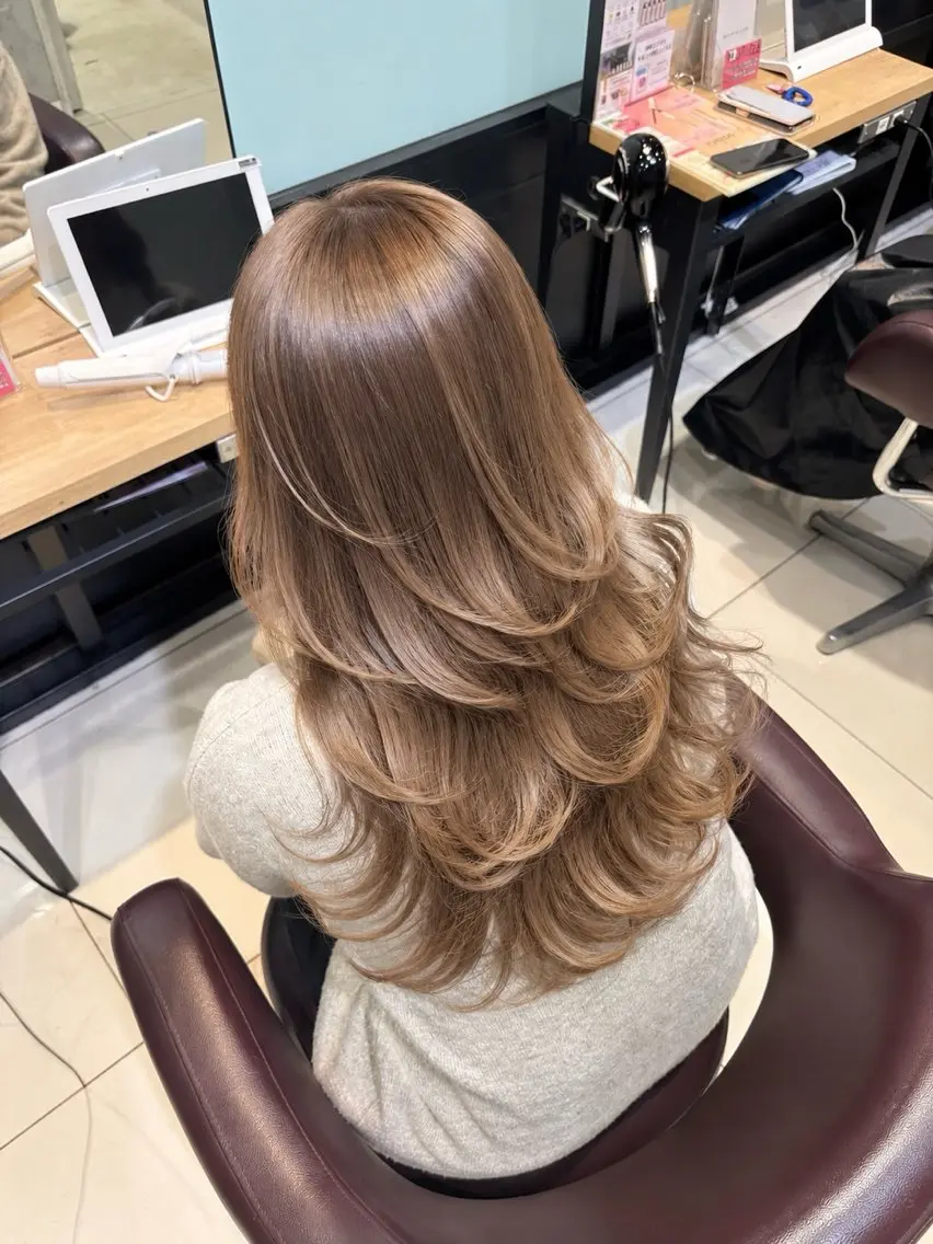 ロング カラー カット ヘアカラー トリートメント 🩵レイヤー✖︎ 髪質改善🩵リョウヤのヘアスタイル