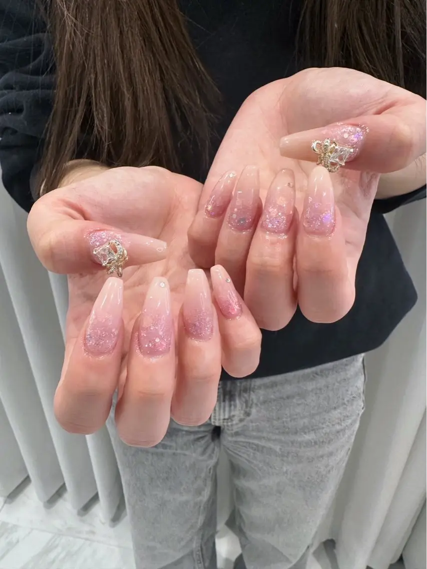 ハンドネイル🩶オフ無料🩶ワンカラー💅パーツ2つ無料の写真