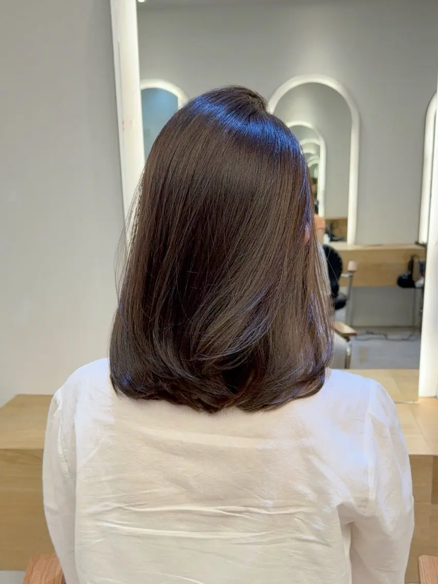 ミディアム カット ヘアカラー トリートメント 透明感カラー/ SHIZURIのヘアスタイル