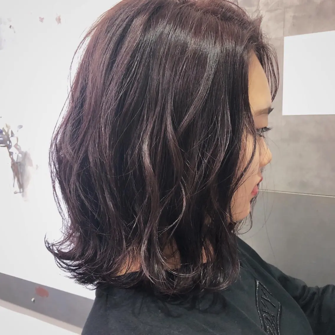 ショート カラー ボルドーカラー 切りっぱなしボブ/ 暖色カラー/なつみのヘアスタイル