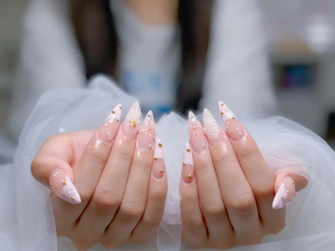 ネイル アートネイル 長さ出し ジェルネイル 韓国ネイル マグネットネイル ハンドネイル Cloudy Chan Nailのネイルデザイン