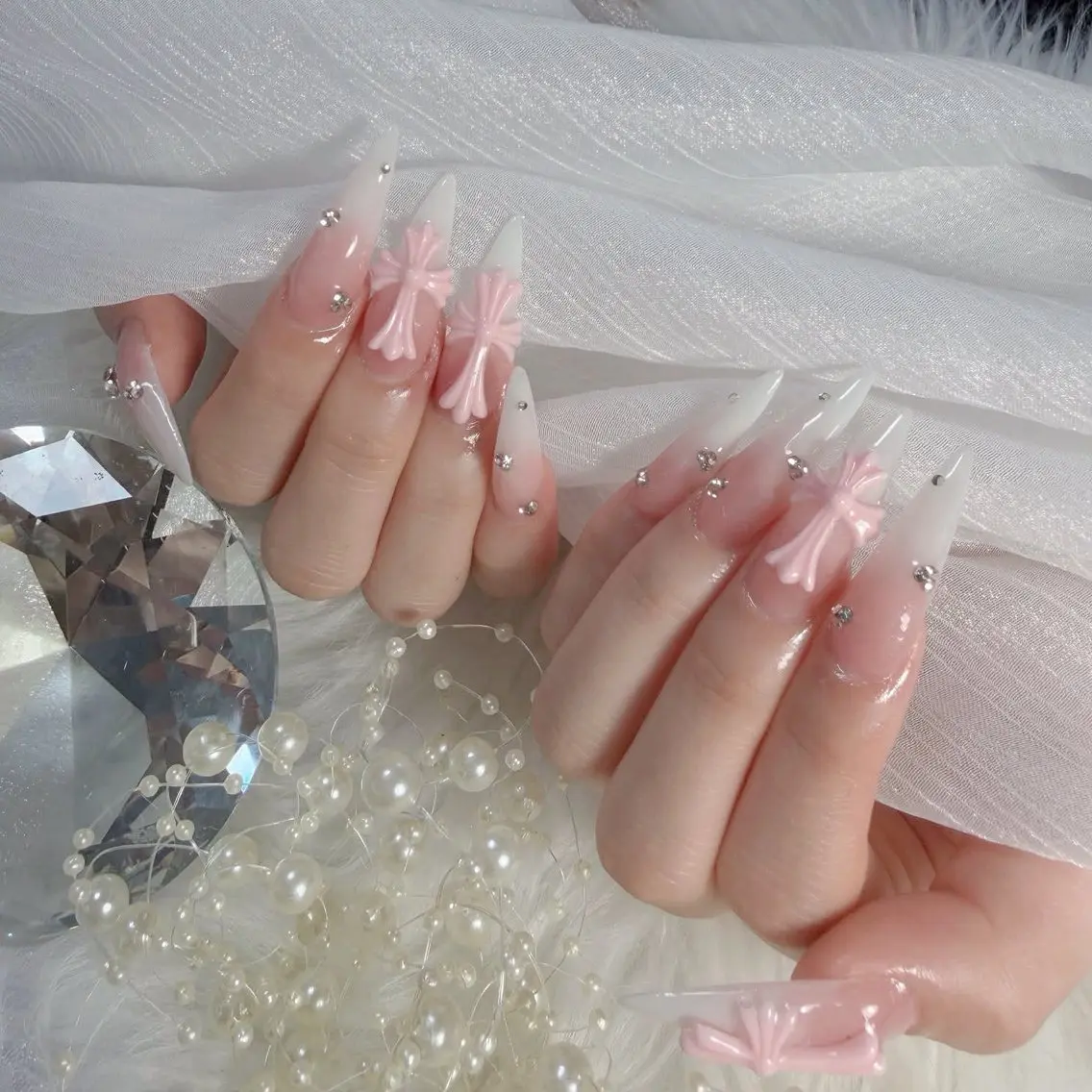ネイル オーロラネイル クリアネイル 成人式 フラッシュネイル ジェルネイル ハンドネイル Amee Nail Salonのネイルデザイン