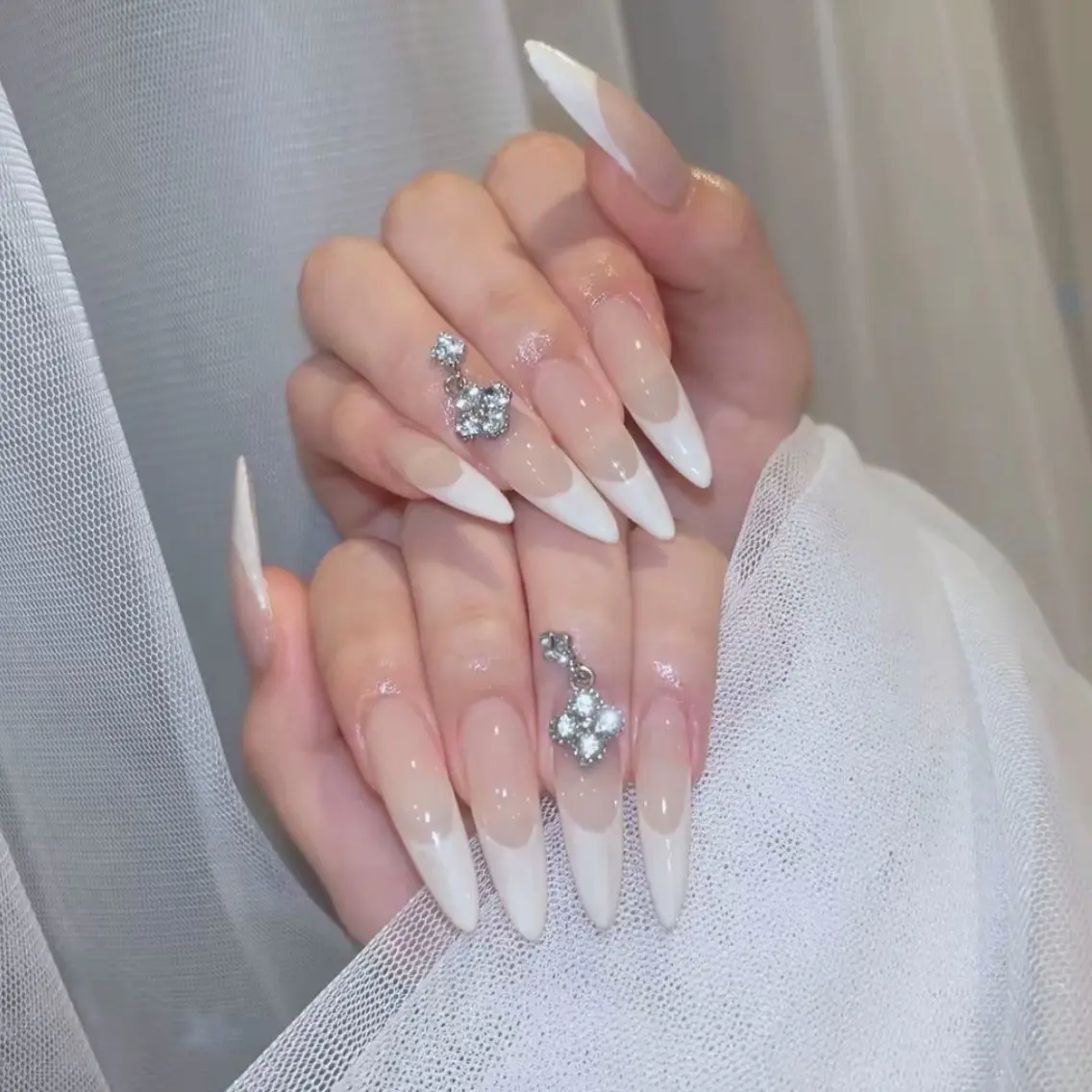 ネイル ハンドネイル Luna Gladeのネイルデザイン