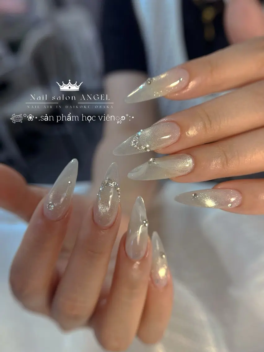 ネイル ジェルネイル ゴージャス 韓国ネイル ロングネイル シルバー ハンドネイル ANGEL Riaのネイルデザイン
