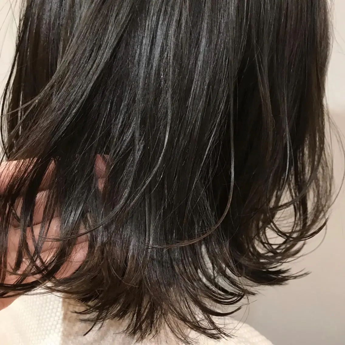 ショート カラー パーマ ヘアアレンジ 黒髪 透明感カラー グレージュ ヘアカラー トリートメント 松田 亮葉のヘアスタイル