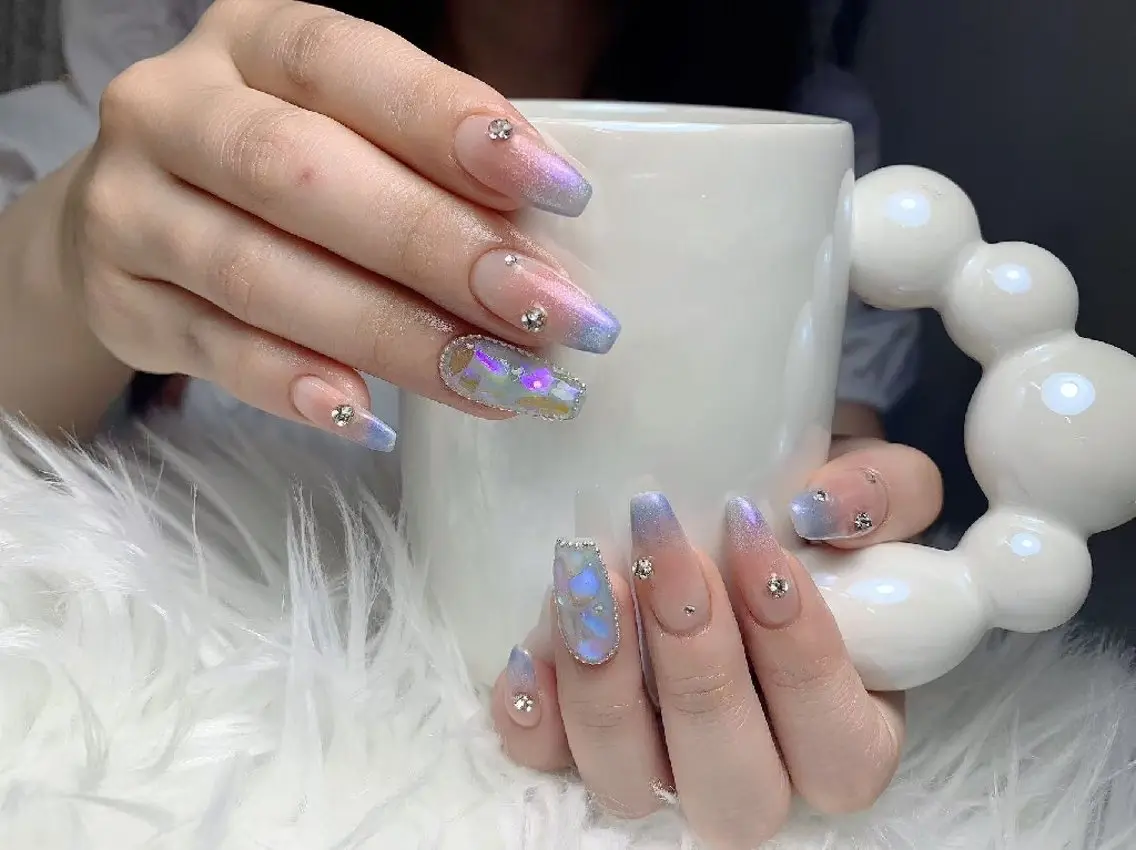 ネイル ENsalon AKIRAのネイルデザイン