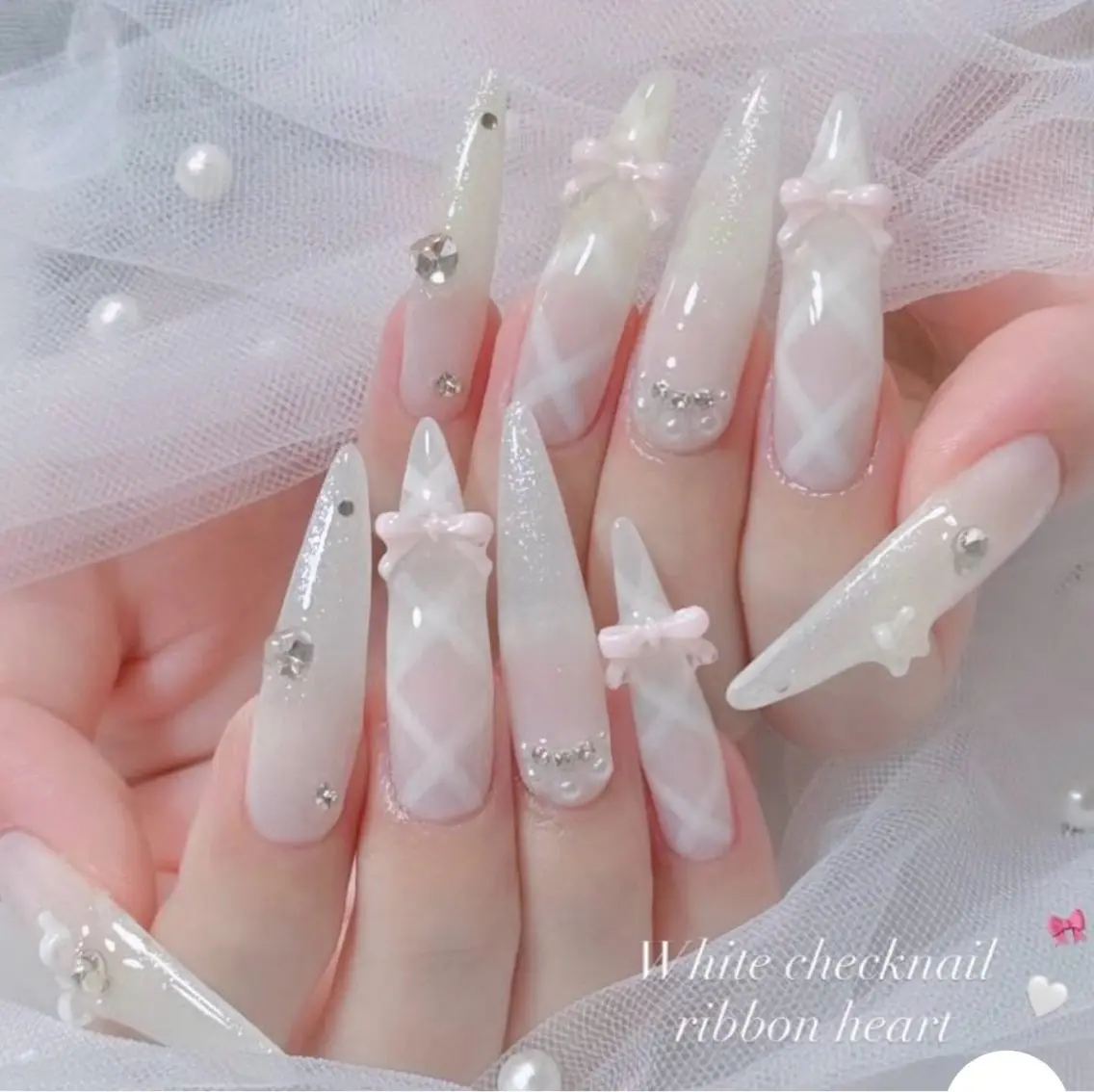ネイル フレンチネイル キラキラネイル 韓国ネイル シンプルネイル ワンホンネイル ハンドネイル MEI Nailのネイルデザイン