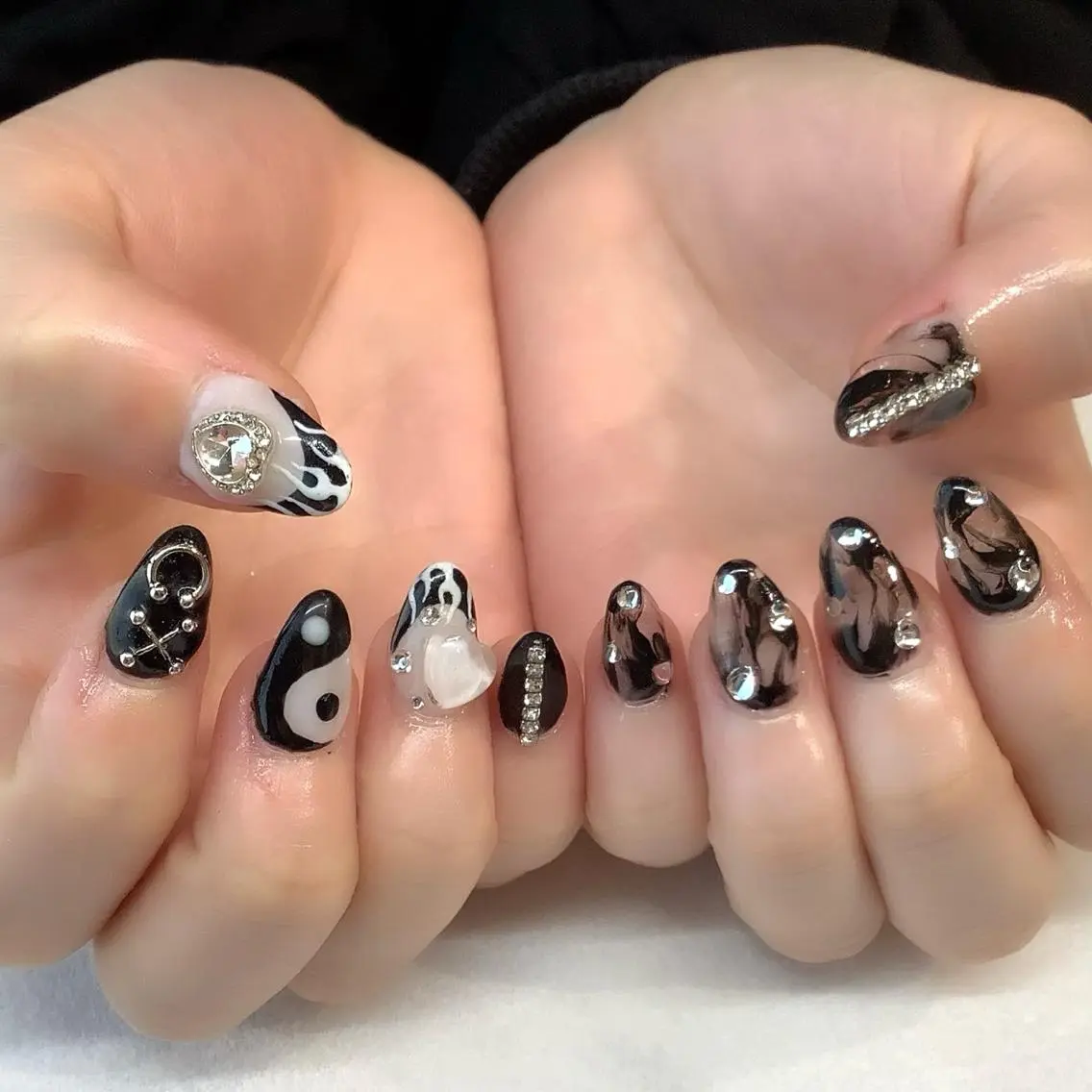 ネイル ハンドネイル 💎🐰 saki. m 🐰💎のネイルデザイン