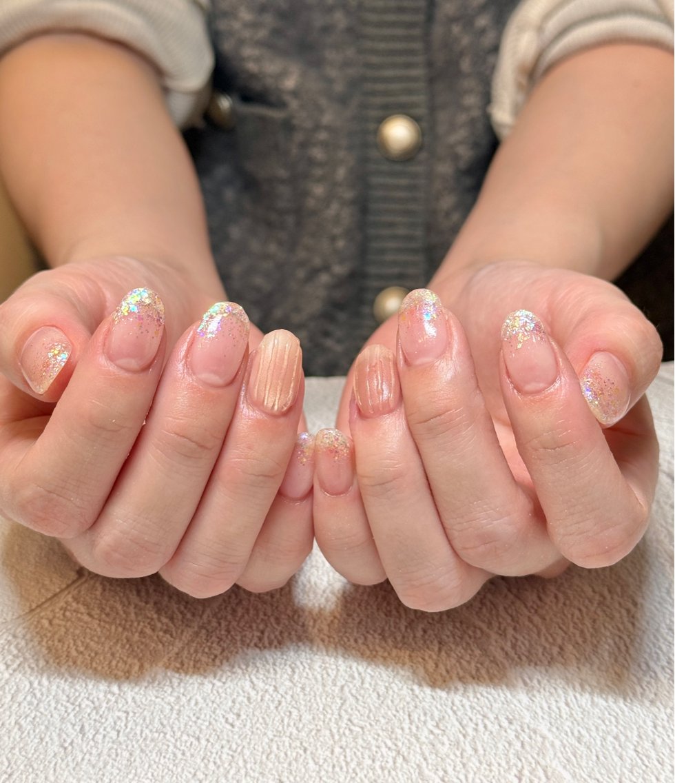 ネイル グラデーション ラメ(グリッター) ラメグラデーション オフィスネイル シンプルネイル Nail Rea 🫧ayaka🫧のネイルデザイン
