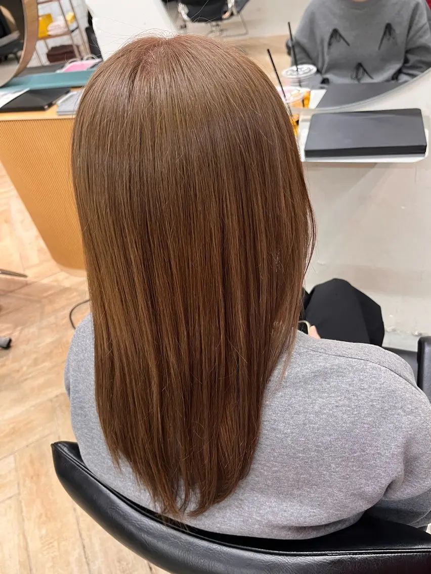セミロング カラー ベージュカラー ダブルカラー ミルクティーベージュ ヘアカラー トリートメント 縮毛/パーマ/カラー LUVISM佐藤里咲のヘアスタイル