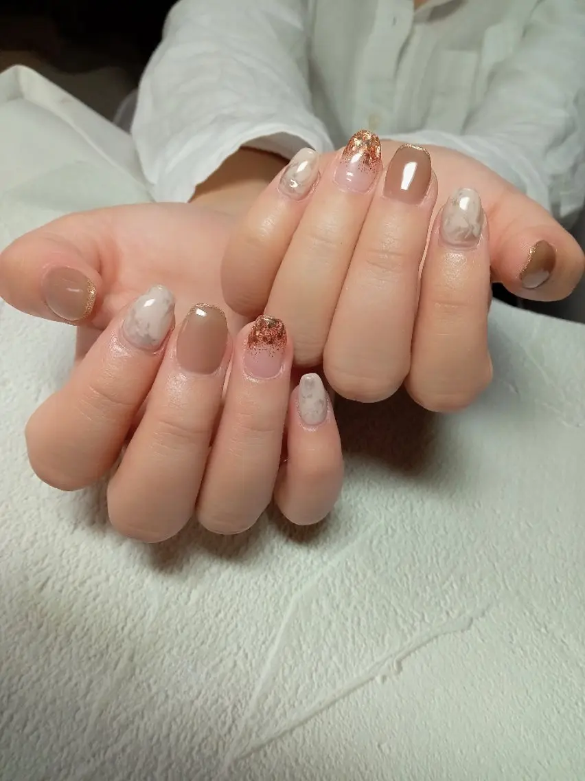 ネイル アートネイル グラデーション キラキラネイル ミラーネイル オフィスネイル flure de neige yukiのネイルデザイン