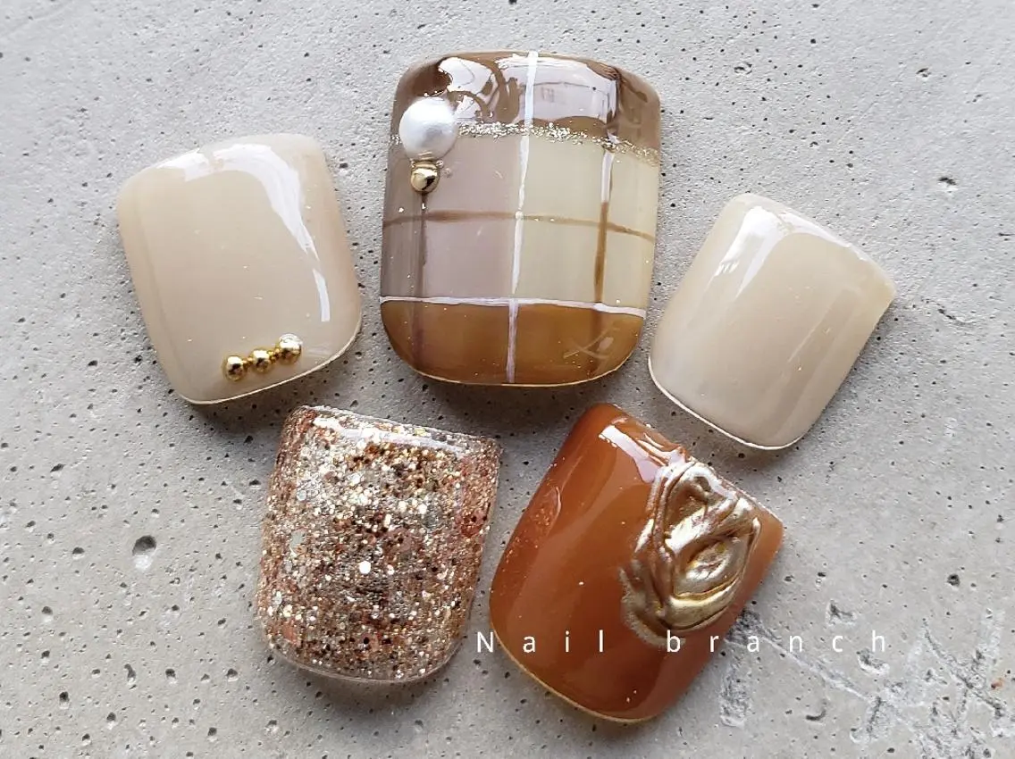 ミディアム カラー パーマ ヘアアレンジ ネイル マツエク・マツパ アイブロウ Nail branchのネイルデザイン