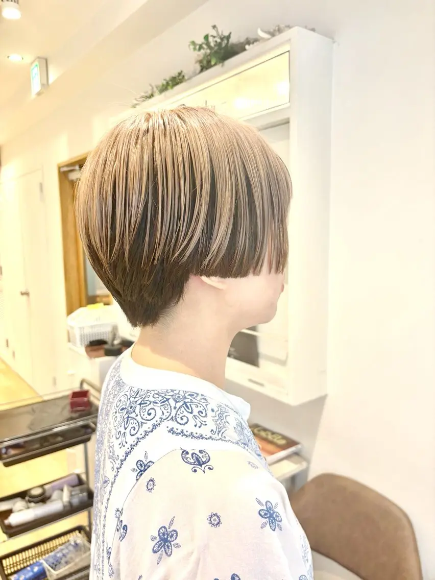 ショート カラー ヘアカラー EIGHT新宿 新井彩斗のヘアスタイル